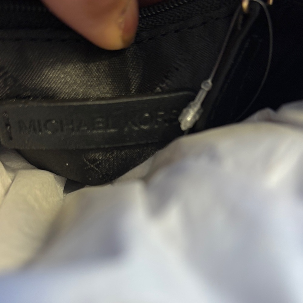 Michael Kors Black Crossbody Bag with Gold Logo - Picture 5 of 9